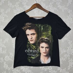 Twilight Saga Edward Cullen Cropped Neck/Waist Graphic T Shirt Juniors Small Y2K